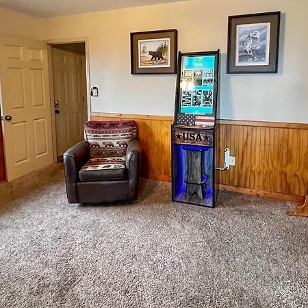 Smoky Mountain Retreat With Hot Tub, Arcade Games Villa Pigeon Forge Ngoại thất bức ảnh