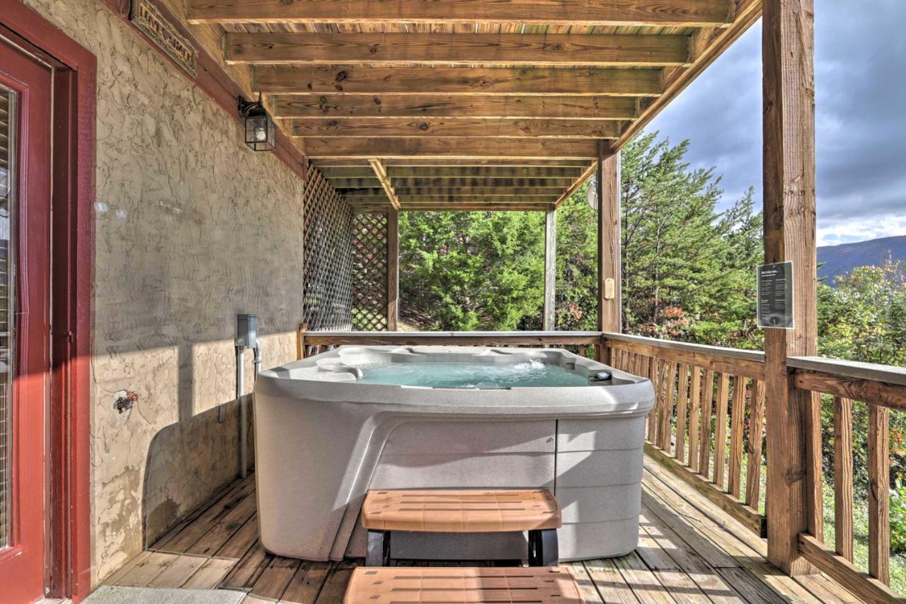 Smoky Mountain Retreat With Hot Tub, Arcade Games Villa Pigeon Forge Ngoại thất bức ảnh