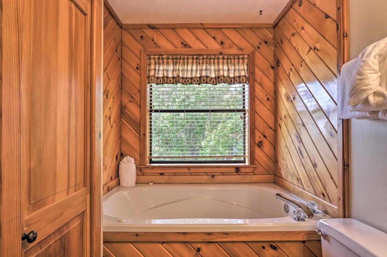 Smoky Mountain Retreat With Hot Tub, Arcade Games Villa Pigeon Forge Ngoại thất bức ảnh