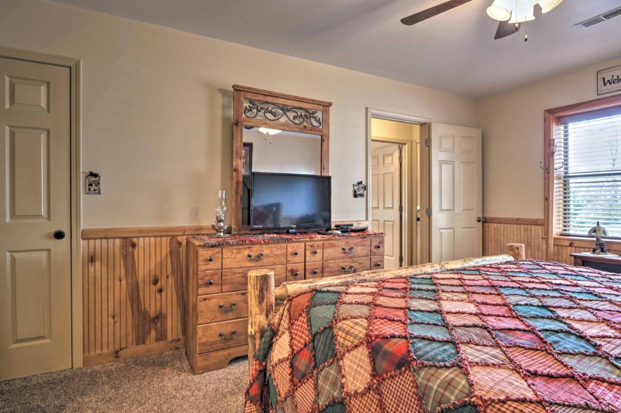 Smoky Mountain Retreat With Hot Tub, Arcade Games Villa Pigeon Forge Ngoại thất bức ảnh