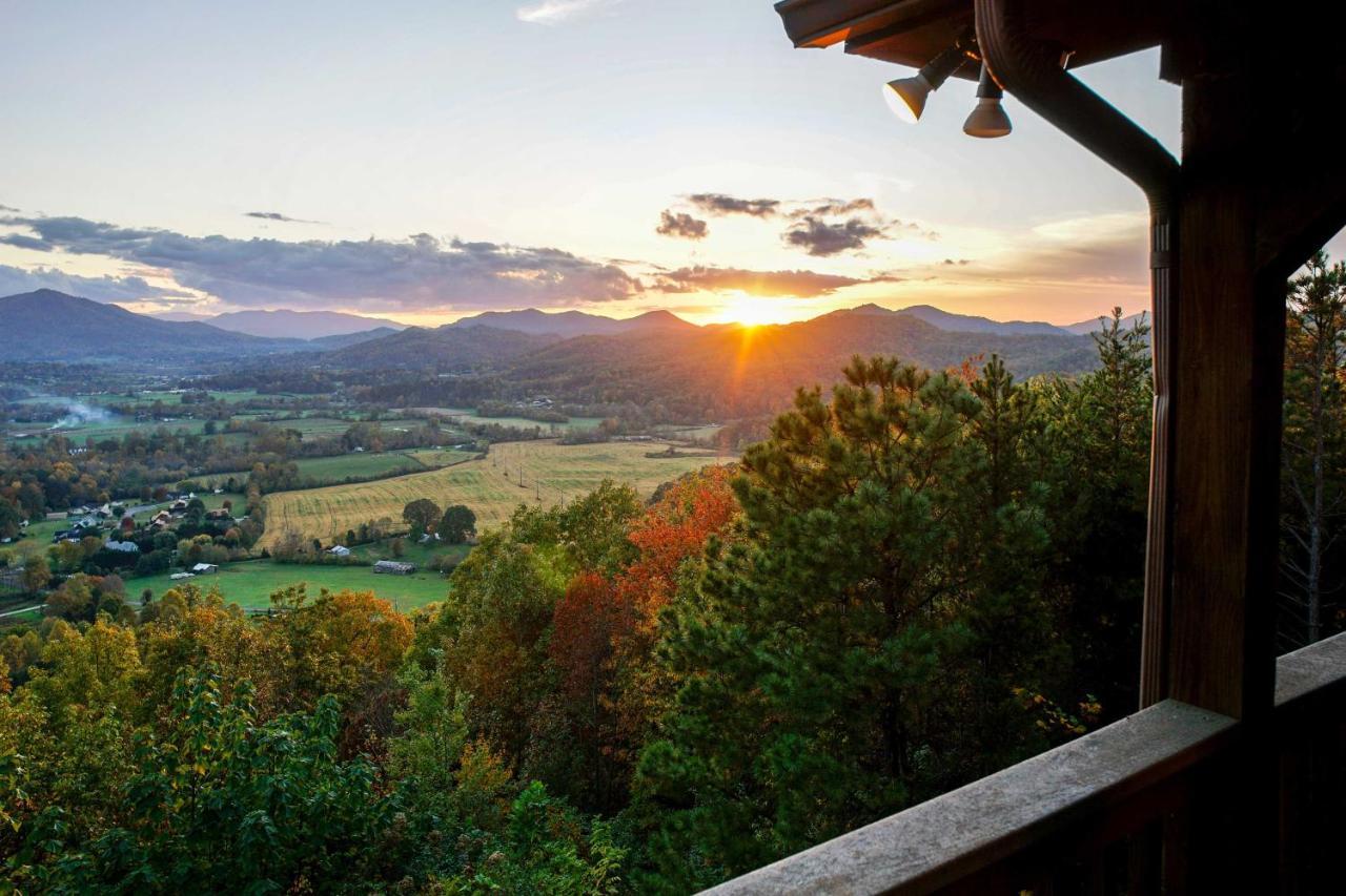 Smoky Mountain Retreat With Hot Tub, Arcade Games Villa Pigeon Forge Ngoại thất bức ảnh
